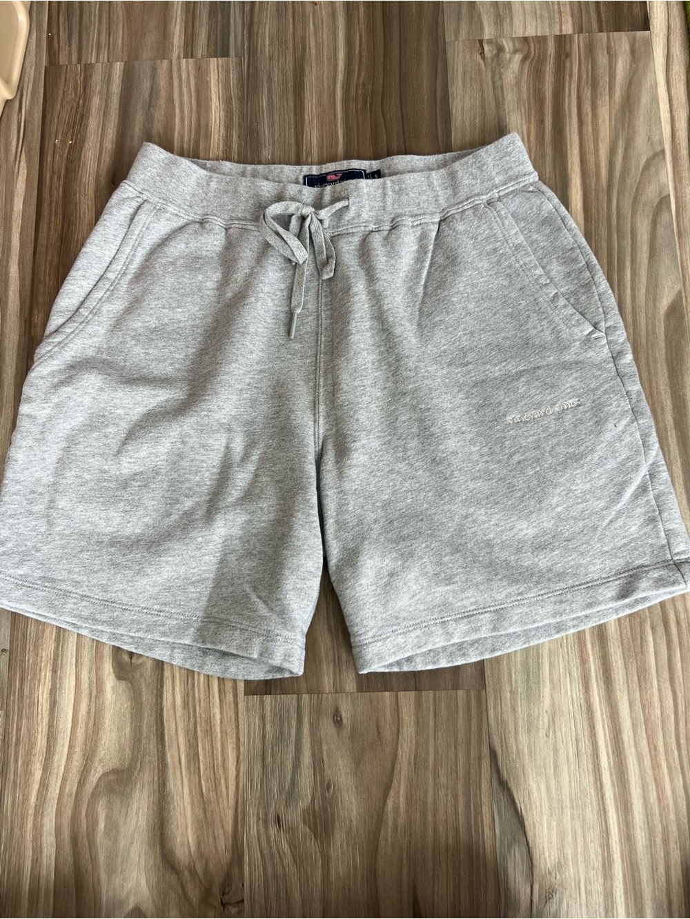 Men’s Vineyard Vines Light Gray Athletic Drawstring Shorts